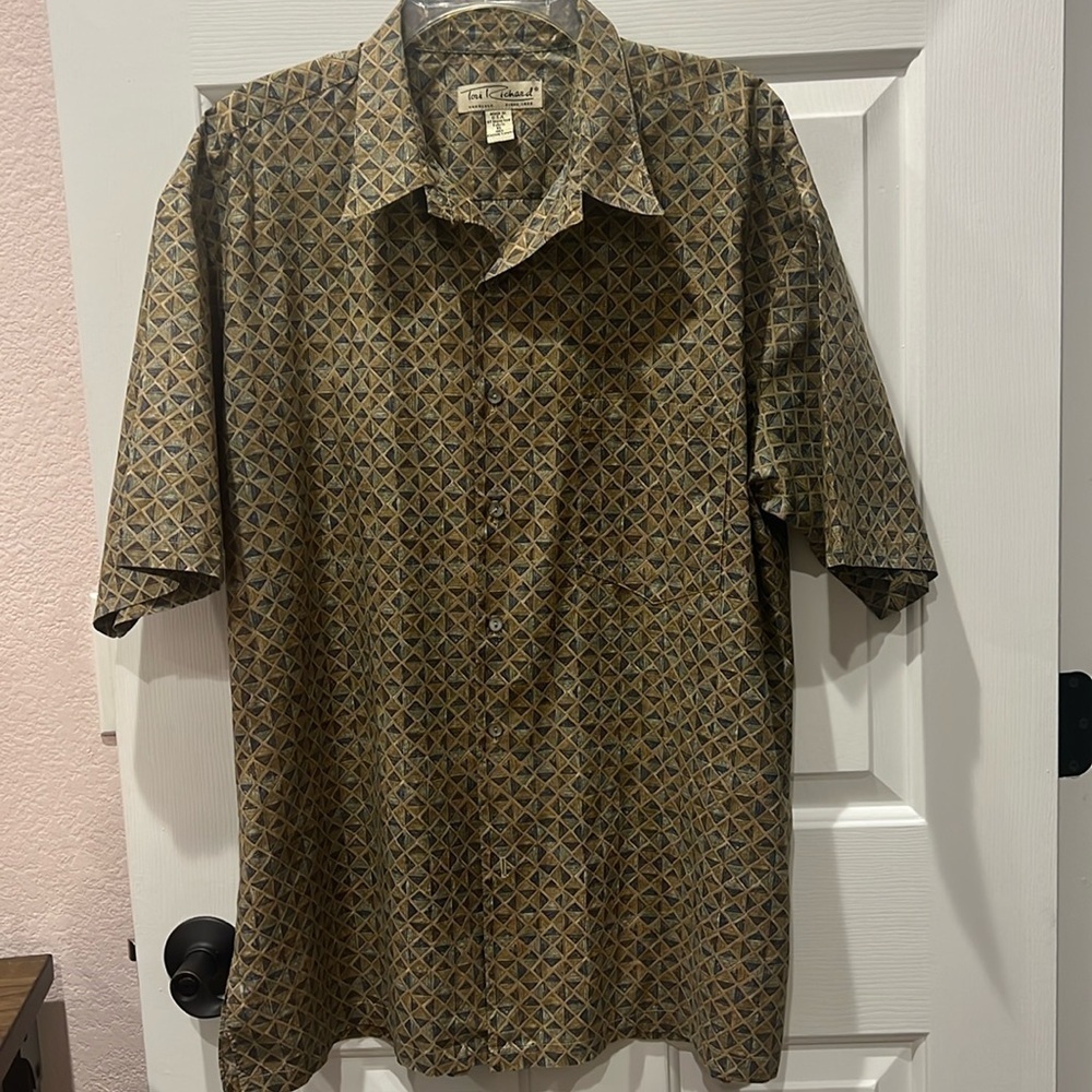 Tori Richard Short Sleeve Shirt. Gold/Blue Geometric Print. Size XL